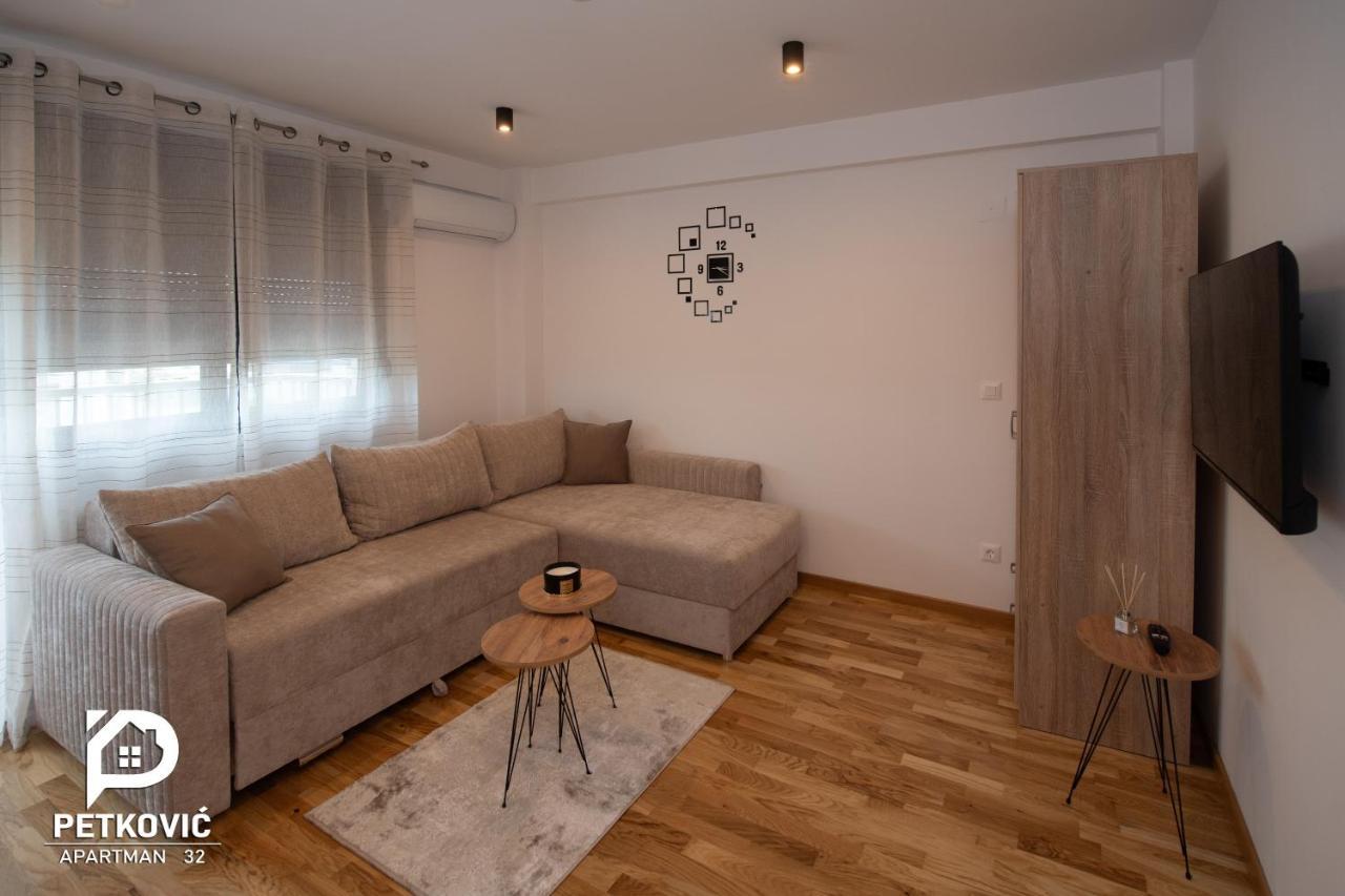 Petkovic Apartmani Studio32 Jagodina Eksteriør bilde